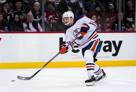 Oilers get big goals from McDavid and Draisaitl, score 4 in 3rd period to beat Devils 6-3